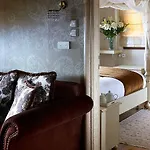 Stevalia & Ξενοδοχείο 3*