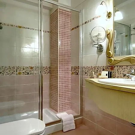 Stevalia & Hotel 3*