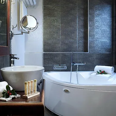 Hotel Stevalia & 3*